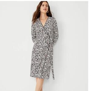 Ann Taylor Winter White Floral knit v neck Wrap Dress  Size Medium